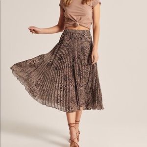 Abercrombie & Fitch Pleated Midi Skirt